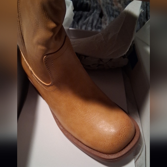 NEW! Women’s Tall Campus Boots - Picture 8 of 9